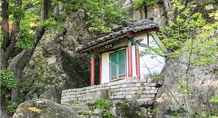 朝鲜龙岳山——法云庵